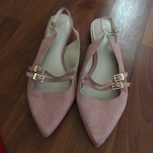 11/2” Pink pointed toe fabric shoes